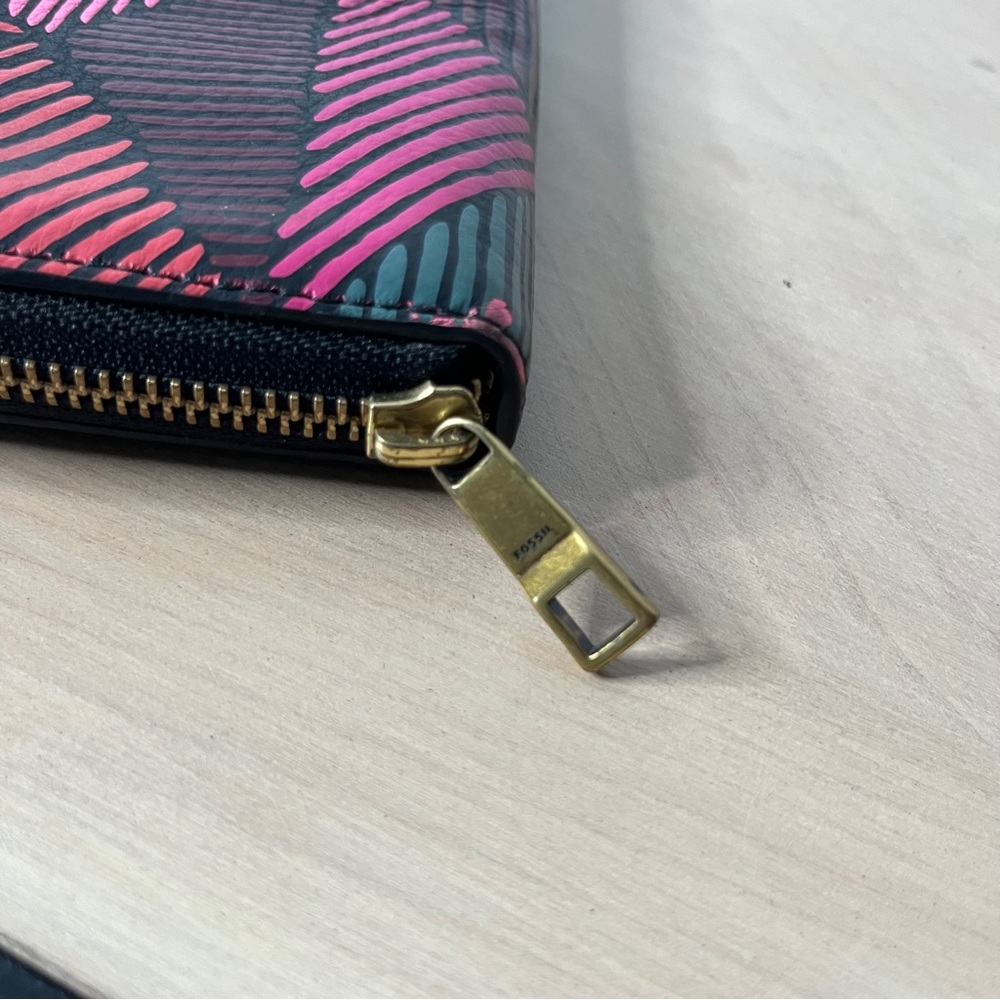 Fossil Black and Pink Patterned Wallet Zip Closure Leather - Picture 11 of 11